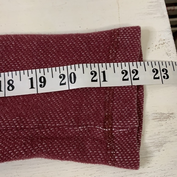 t6 Aztec print old navy burgundy cropped sweatshirt size small - Picture 9 of 11